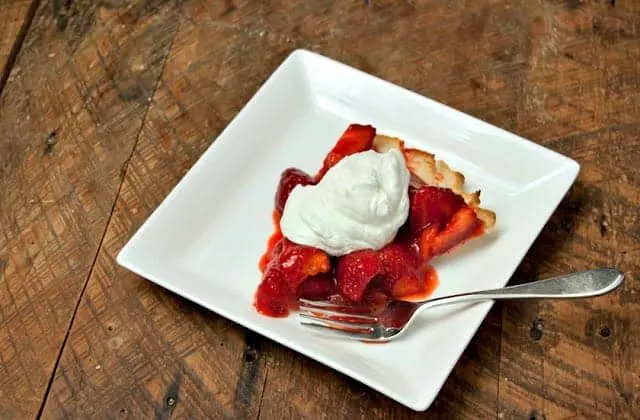 Springtime Fresh Strawberry Pie is a strawberry recipe that sings spring. This is my favorite strawberry dessert recipe ever. #easy #fresh #strawberry #pie #recipe