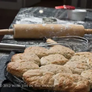 Buttermilk Biscuits with Chives and Black Pepper take a humble pot of soup, and turn it into a special meal. #biscuits #buttermilk #easy #homemade #fromscratch