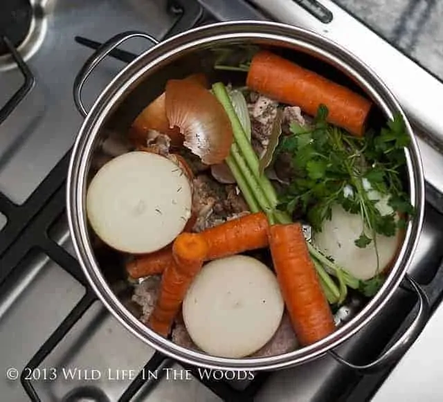 Easy Recipe for How to Make Homemade Chicken Stock or Broth