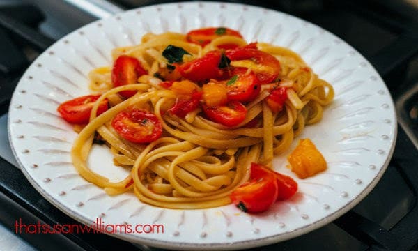 Lovely Summer Linguine is a Simple Summer Pasta, you can feed your family in a flash!