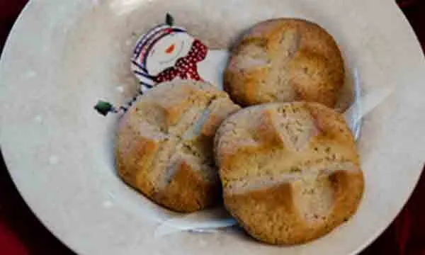 Curry Coriander Shortbread Cookies are one of my favorite cookie recipes: the spice blend is addictive! No one can eat just one!