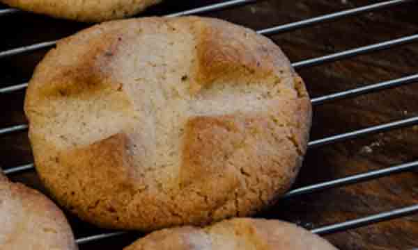 Curry Coriander Shortbread Cookies are one of my favorite cookie recipes: the spice blend is addictive! No one can eat just one!