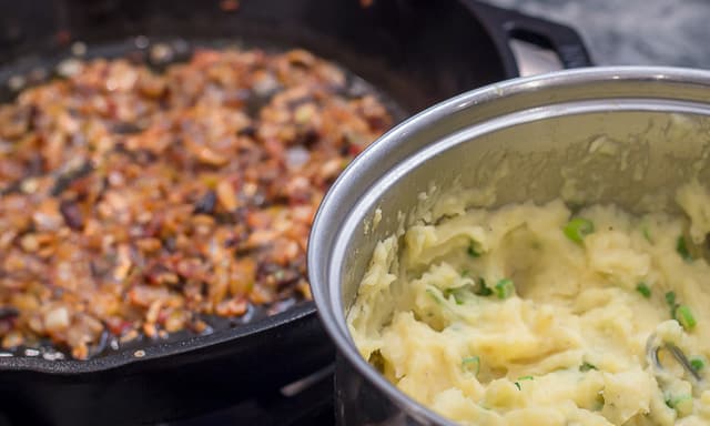 Venison Shepherd's Pie: delicious, easy, and made in a cast iron skillet. #venison #recipe #castironskillet #familyfavorite #shepherdspie