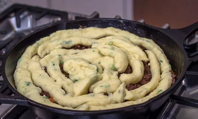 Venison Shepherd's Pie: delicious, easy, and made in a cast iron skillet. #venison #recipe #castironskillet #familyfavorite #shepherdspie