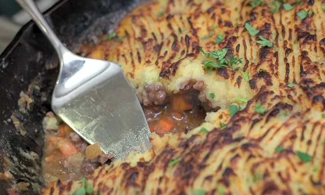 Venison Shepherd's Pie: delicious, easy, and made in a cast iron skillet. #venison #recipe #castironskillet #familyfavorite #shepherdspie