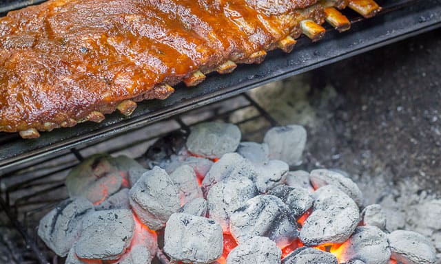 How to Grill Great Ribs, with an easy homemade Barbecue Sauce #grilling #ribs #GetGrillingAmerica #ad #CollectiveBias #Walmart