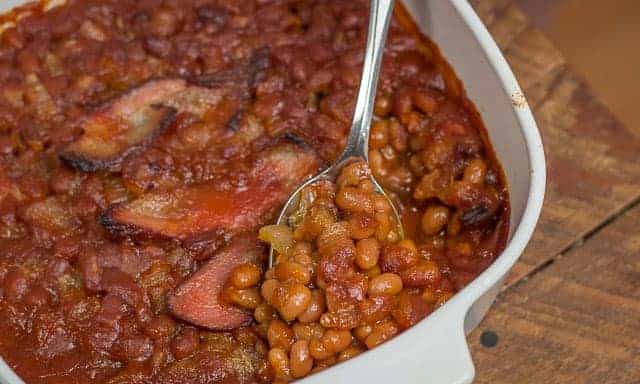 Smoky Chipotle BBQ & Bacon Baked Beans #bakedbeans #sidedish #bbq #bacon
