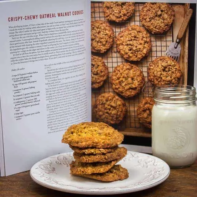 Crispy Chewy Oatmeal Walnut Cookies #backtoschool #cookies #oatmeal #crispy #chewy #walnut #Bosch