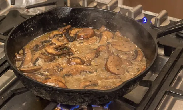 Luscious Mushrooms with Creamy Polenta is a delicious sautéed mushroom recipe, perfect as a vegetarian weeknight meal. #mushrooms #sautéed #recipe #vegetarian