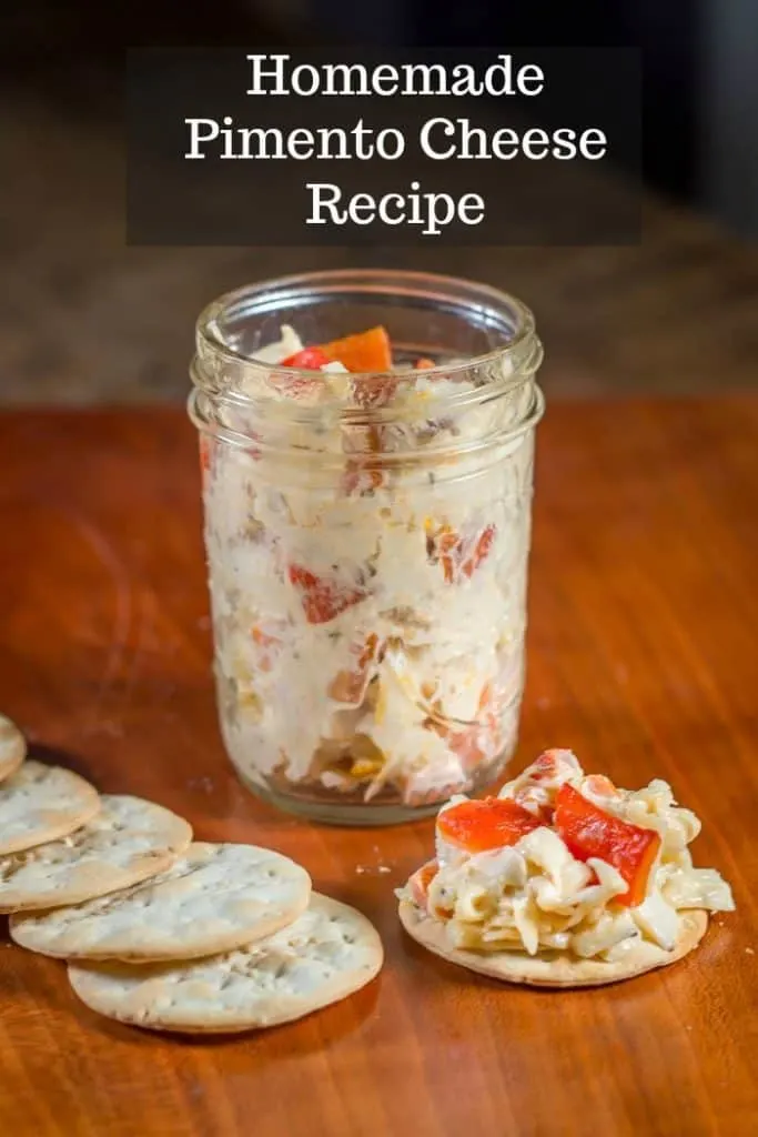Homemade Pimento Cheese : made with creamy fontina cheese, roasted red peppers, and homemade mayonnaise. #fontina #mayonnaise #roastedredpeppers