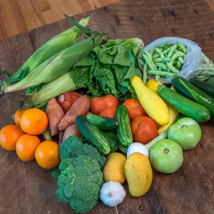 Included in my XL produce box from Music City Produce Box were 14 different varieties of fruits and vegetables! 