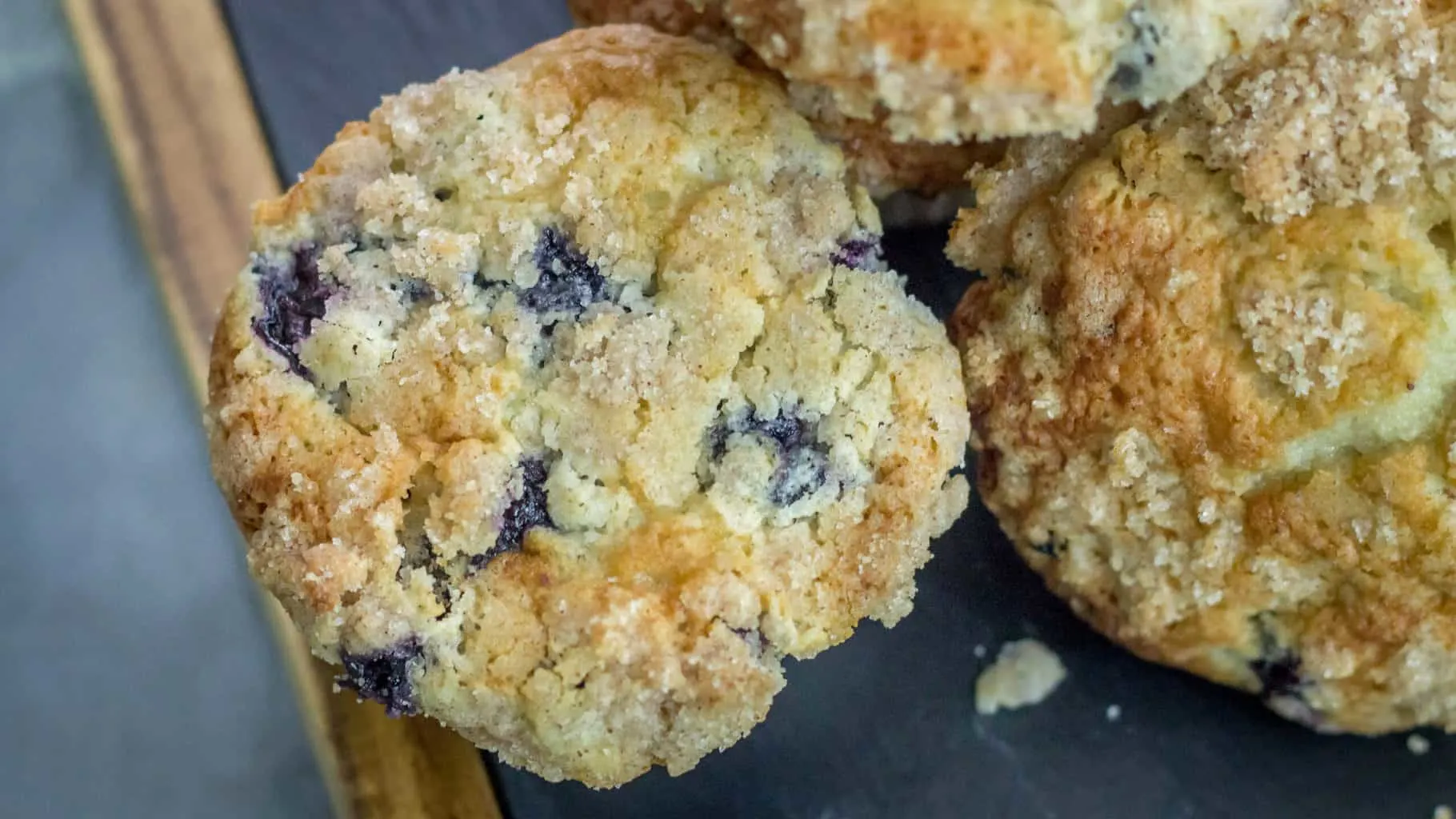 The streusel top up close.