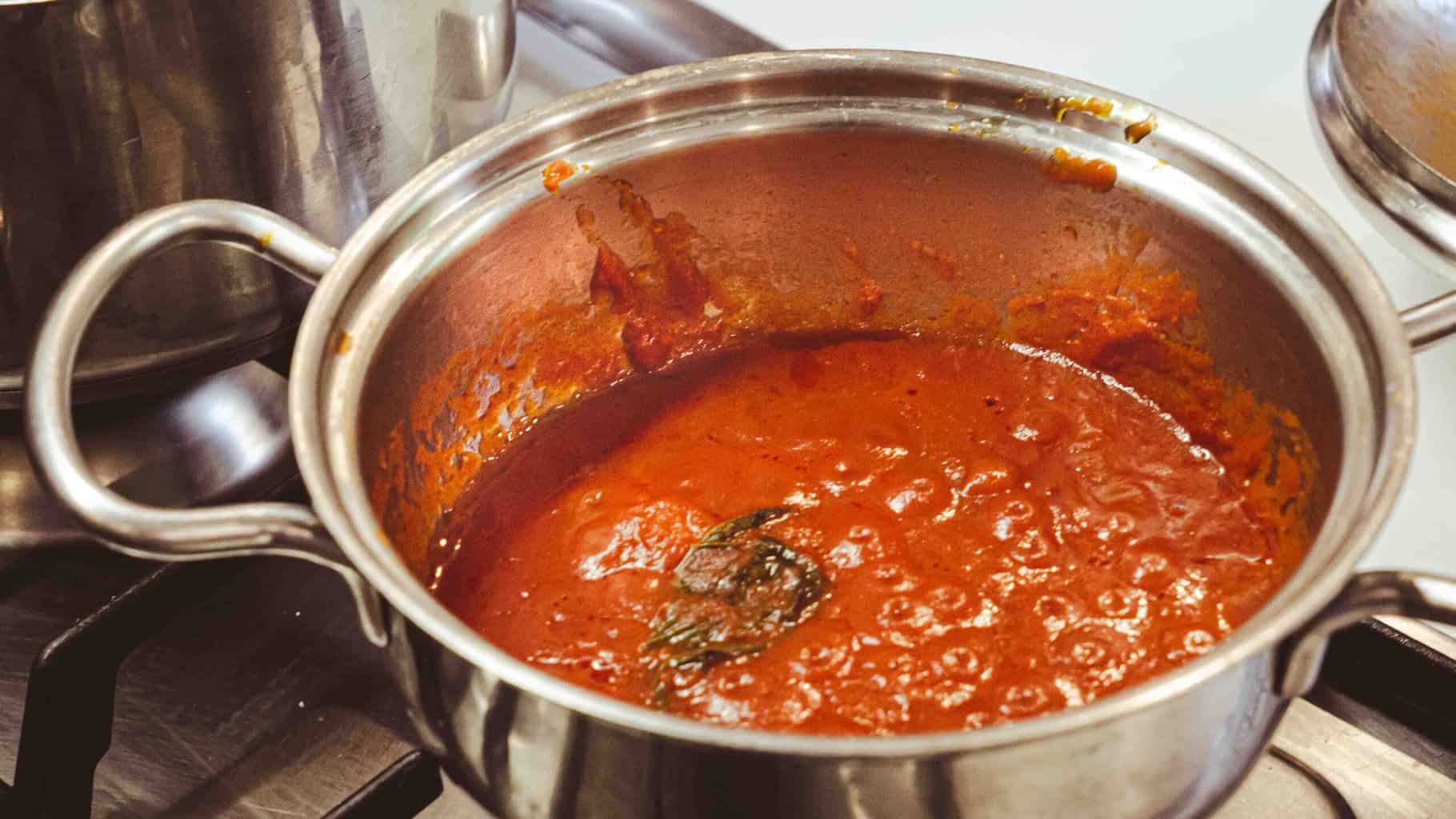 The simple tomato sauce, simmering.